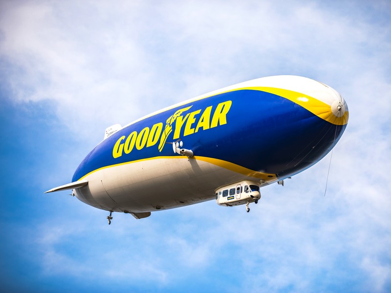 Vzducholoď Goodyear pozdravila Prahu